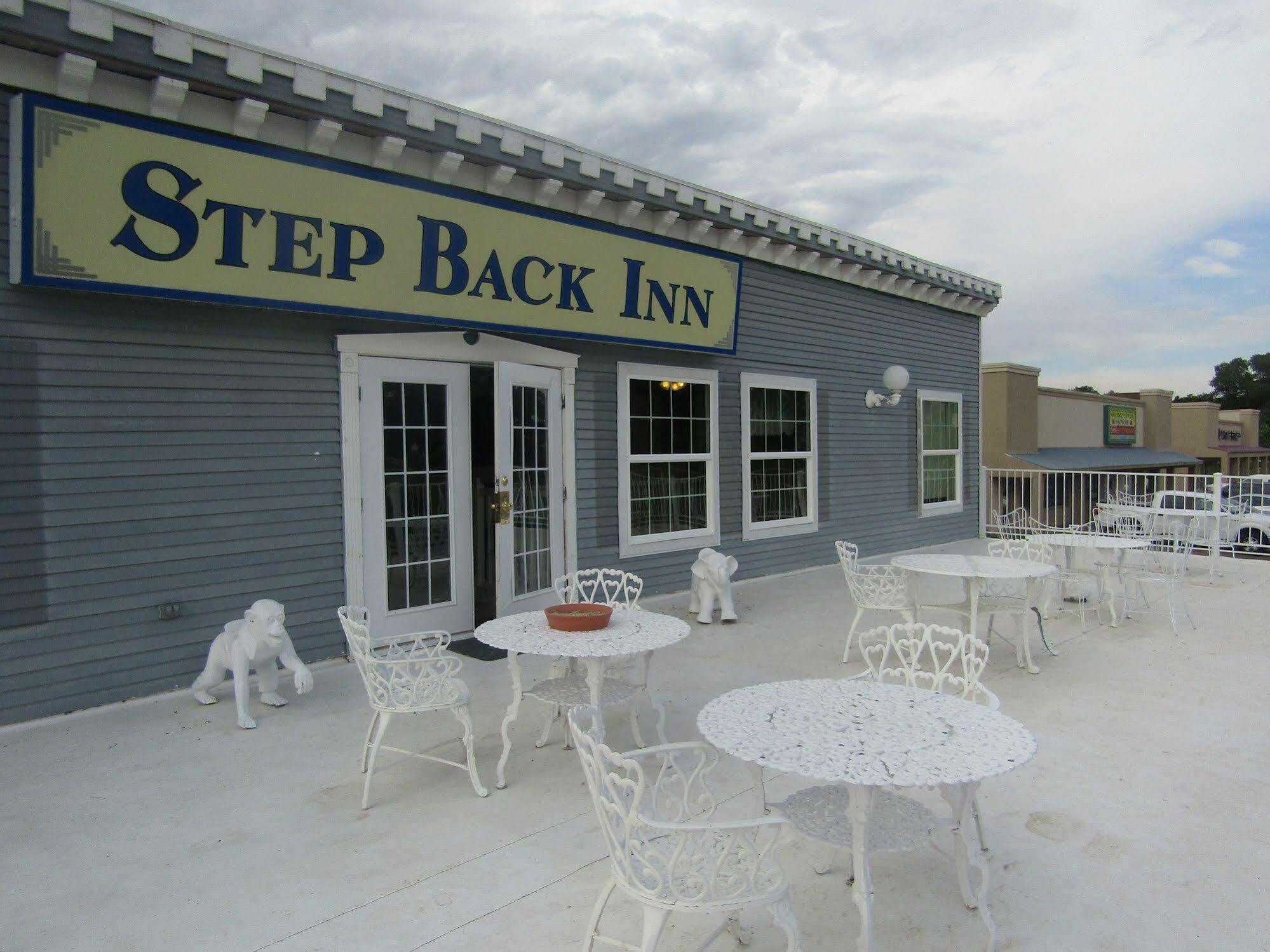 Step Back Inn Aztec Екстериор снимка